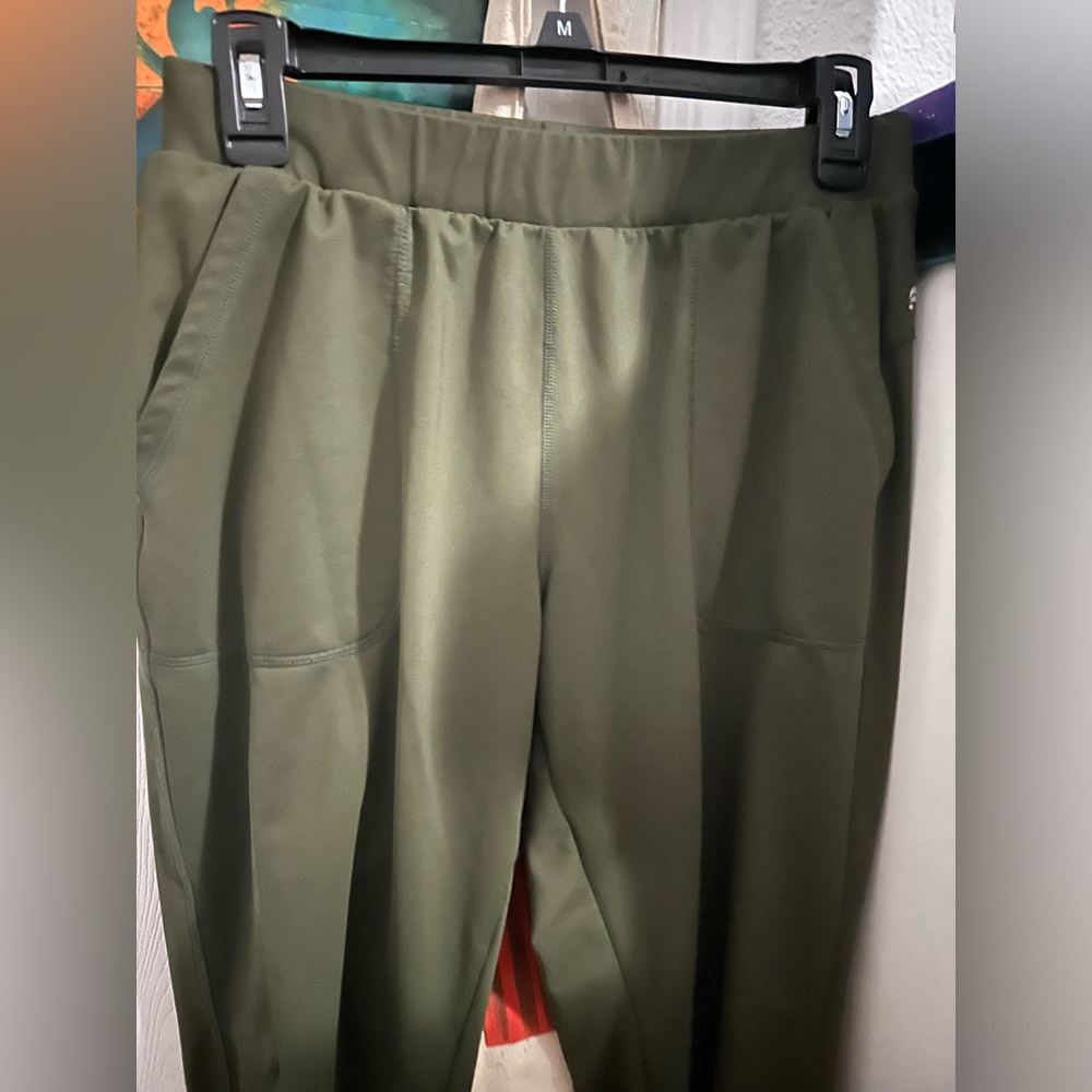 Fabletics medium dark green cargo joggers